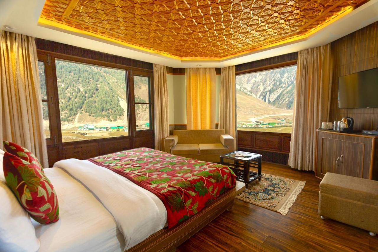 Hotel Village Walk Sonāmarg Buitenkant foto