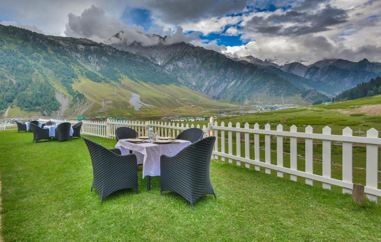 Hotel Village Walk Sonāmarg Buitenkant foto